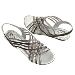 Women’s Naturalizer Silver Strappy 1 Inch Wedge Sandals - Size 8M - NWOT